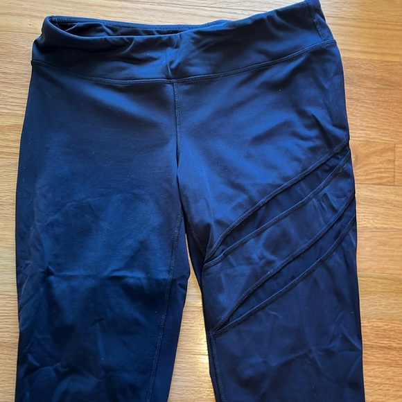 Titika Heart Mesh legging size 10 like new - Picture 4 of 16